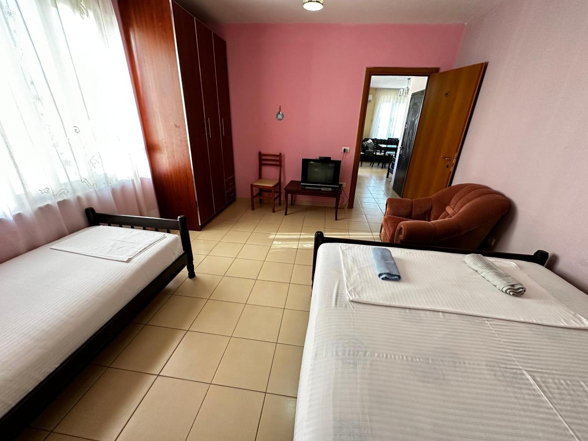 Romance Holiday Garden Inn Durrës Extérieur photo