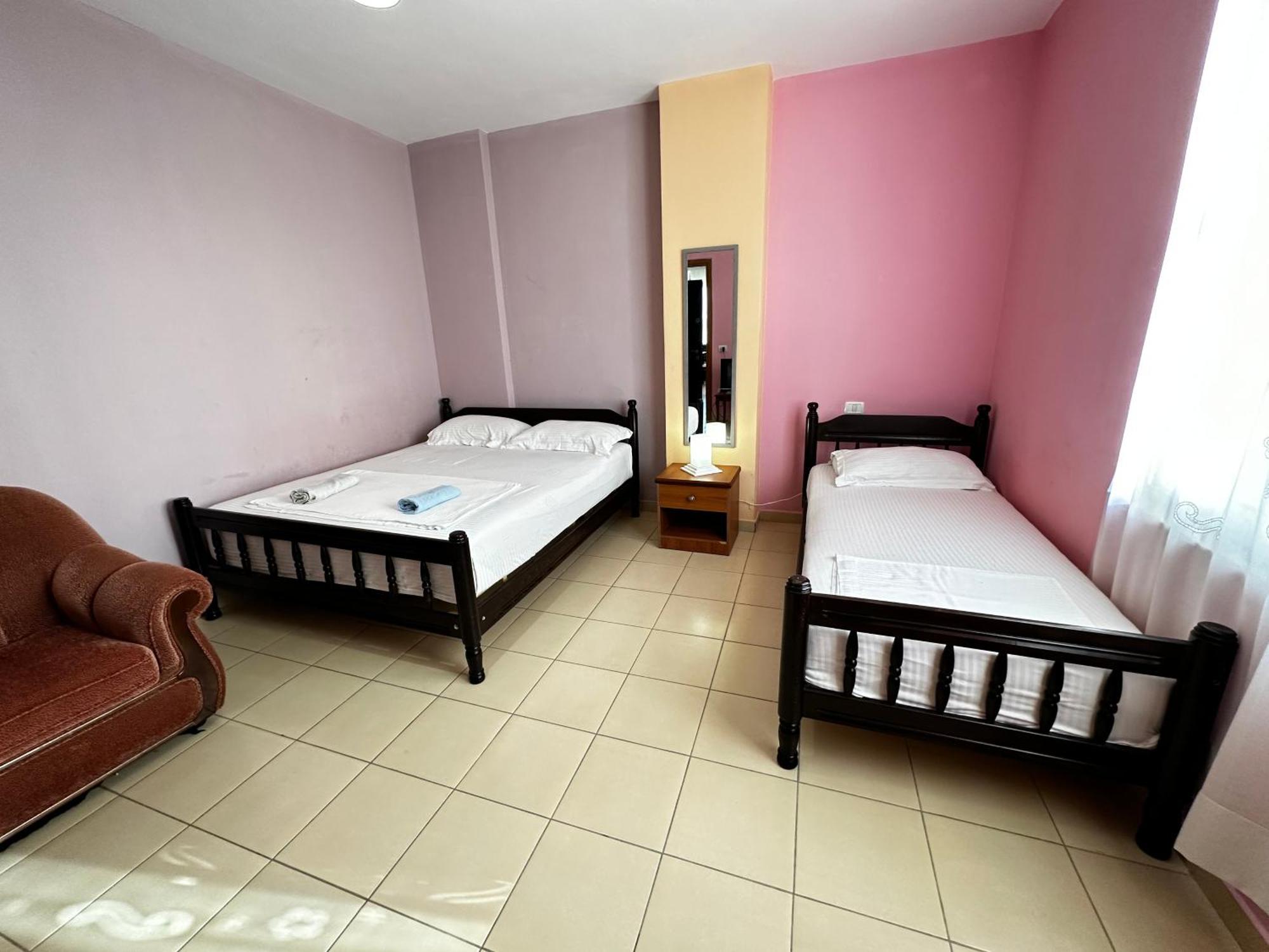 Romance Holiday Garden Inn Durrës Extérieur photo