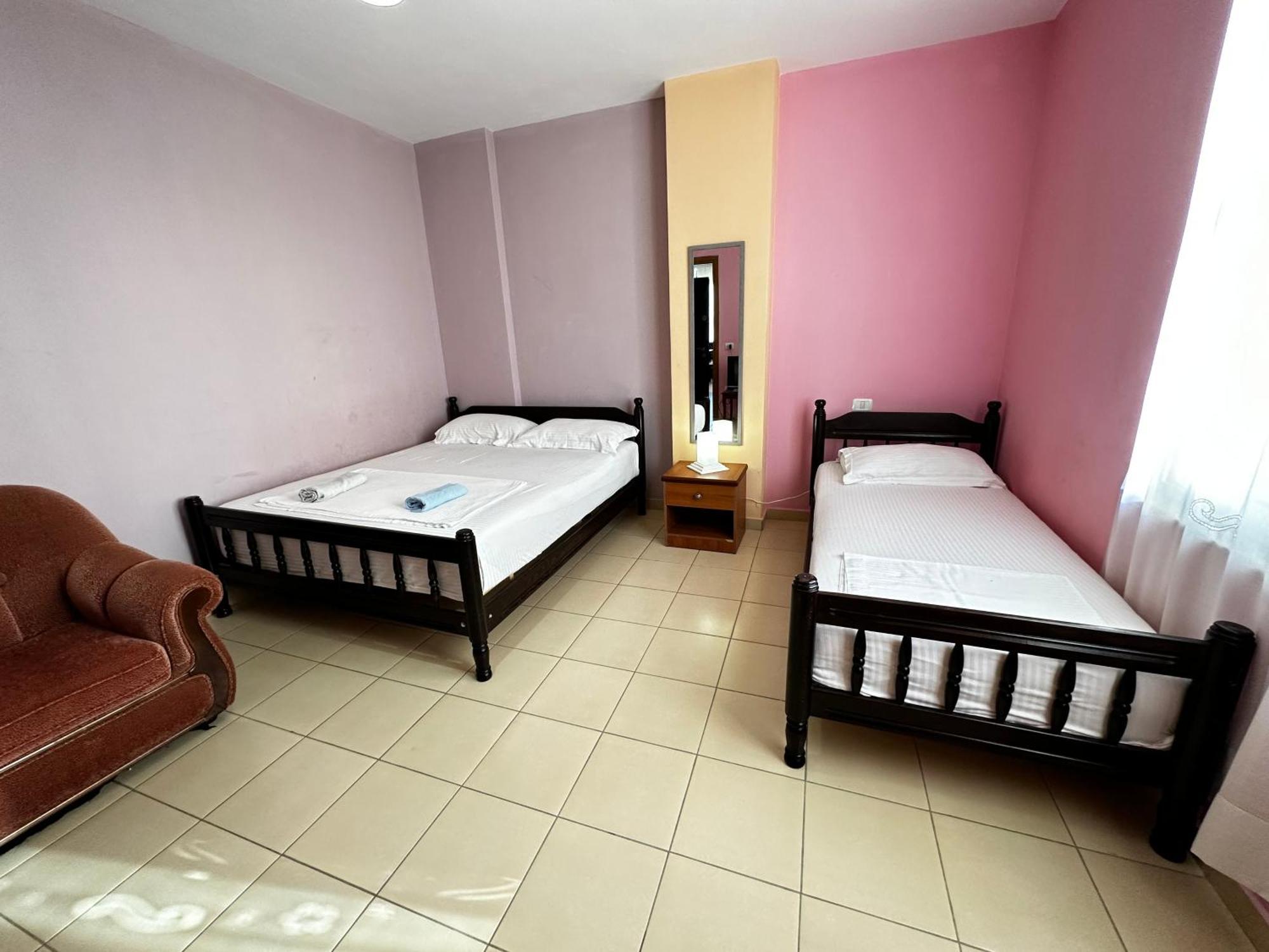 Romance Holiday Garden Inn Durrës Extérieur photo