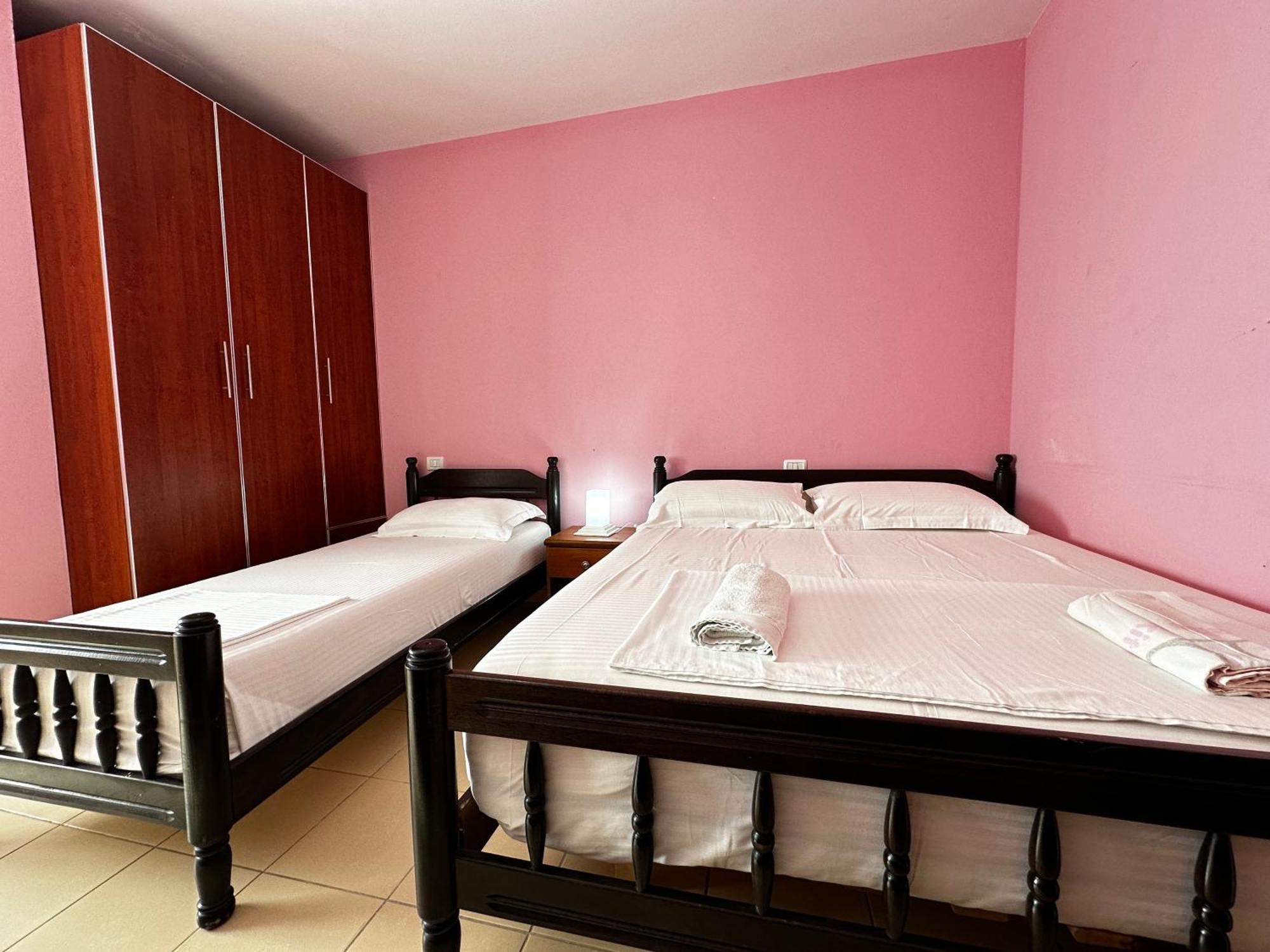 Romance Holiday Garden Inn Durrës Extérieur photo