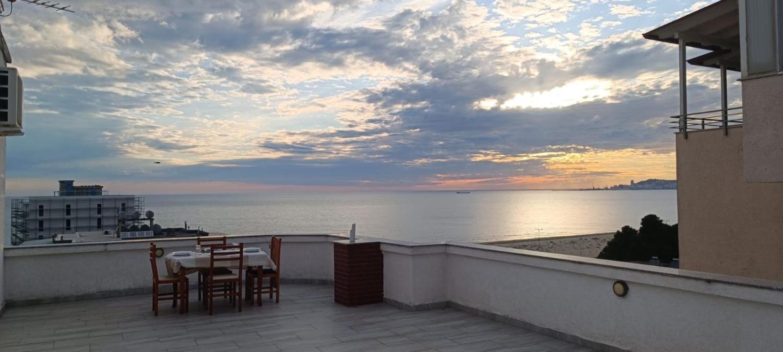 Romance Holiday Garden Inn Durrës Extérieur photo