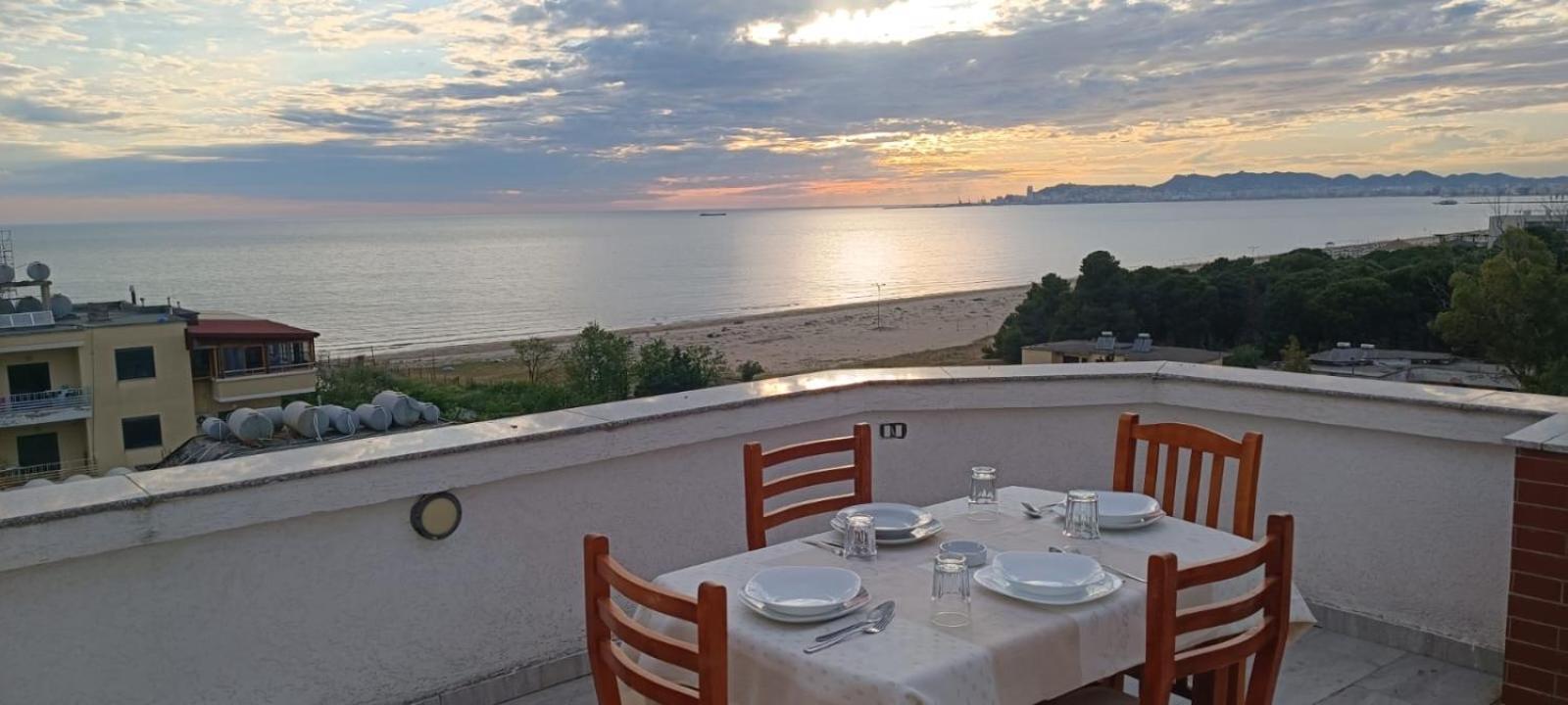 Romance Holiday Garden Inn Durrës Extérieur photo