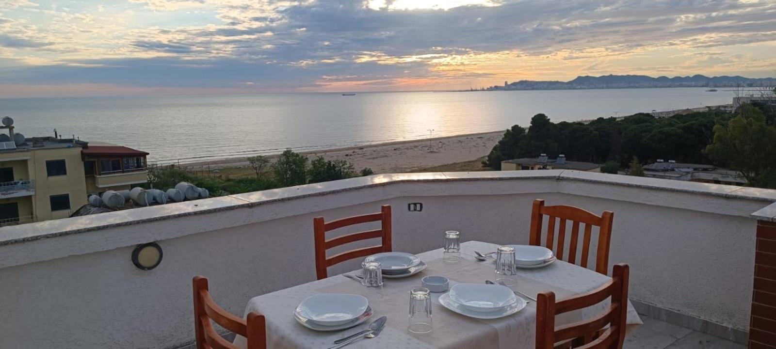 Romance Holiday Garden Inn Durrës Extérieur photo